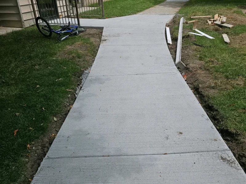 Commercial concrete sidewalk installation